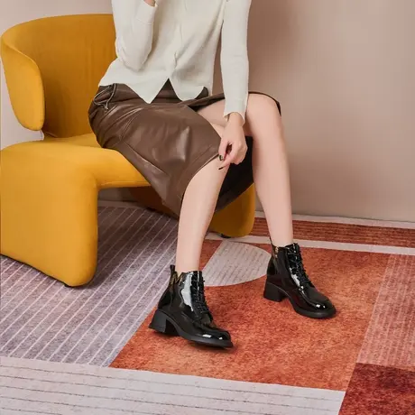 戈美其漆皮厚底马丁靴女2023年秋冬新款英伦风单靴百搭平底小短靴图片