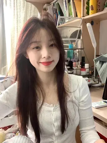 2024春夏季新款百搭蕾丝花边修身显瘦长袖T恤女洋气打底上衣开衫图片