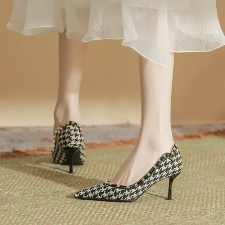 设计感小众千鸟格铆钉高跟鞋女2024春季新款名媛气质尖头细跟单鞋图片