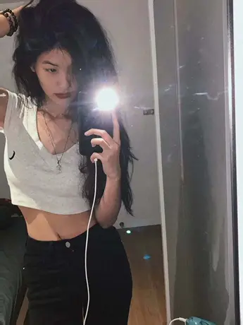 纯欲风辣妹v领短袖t恤女夏季设计感小众修身显瘦高腰露脐短款上衣图片