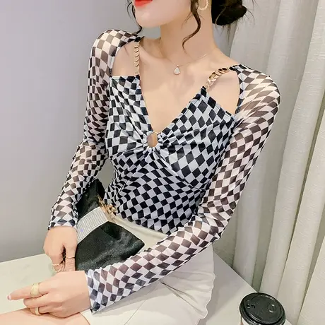 性感镂空辣妹T恤女长袖洋气网纱打底衫内搭春装撞色棋盘格上衣潮图片