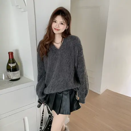 othermix 慵懒风纯色V领毛衣女2023秋冬新款宽松套头针织短款上衣商品大图