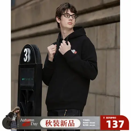 8.22/20点 上新唐狮2025秋新款男卫衣连帽休闲情侣男左胸爱心图案商品大图
