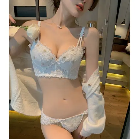 超薄内衣女大胸显小缩胸显瘦胸罩无钢圈性感聚拢纯欲蕾丝文胸套装图片