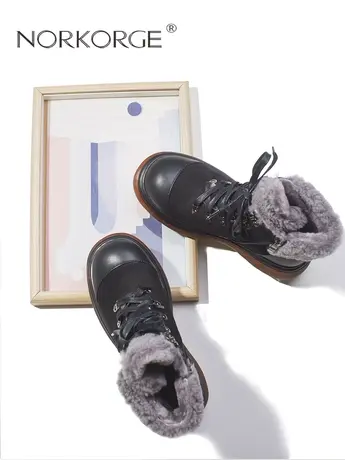 2023新款冬复古黑色真毛羊毛保暖雪地靴马丁靴女真皮粗跟厚底短靴图片