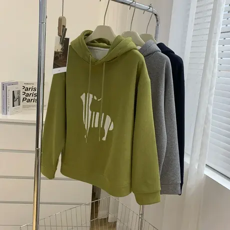 加厚银狐绒撞色小鹿刺绣连帽卫衣女2022冬季宽松休闲百搭套头上衣图片