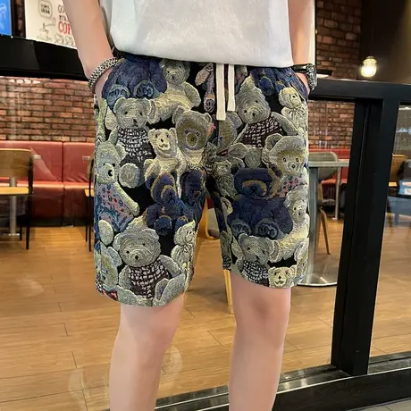 夏季男士个性潮流重工轻奢网红花色小熊图案直筒抽绳五分休闲短裤商品大图