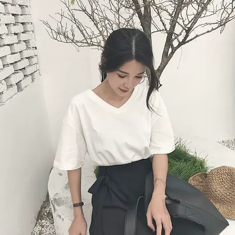 白色t恤女短袖ins洋气宽松百搭2023春夏韩版潮网红半袖V领上衣服图片
