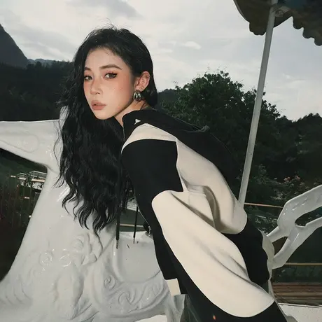 yep美式卫衣外套女2023秋季新款拼接连帽长袖上衣宽松黑白色开衫商品大图