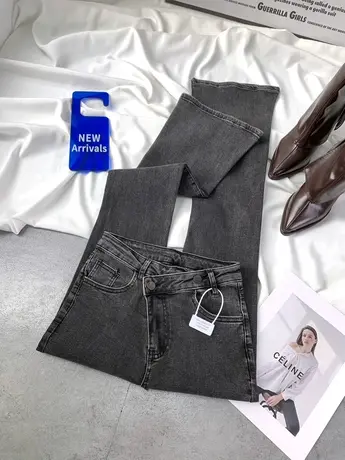 设计感斜扣辣妹牛仔微喇裤女2024春季新款小众百搭显瘦马蹄喇叭裤图片