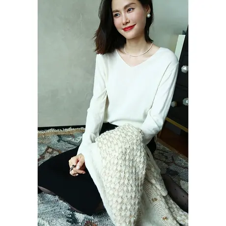 2023新品秋冬女装套头舒适感超细羊绒纯色V领女士时尚简约羊绒衫图片