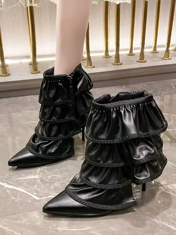 时尚小众辣妹蛋糕短靴女2023年秋冬新款欧美风百搭细跟黑色时装靴图片