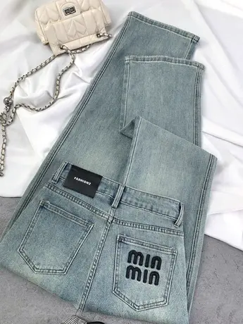 东大门刺绣字母窄版弹力牛仔裤2024年春季新款高腰宽松浅色直筒裤图片