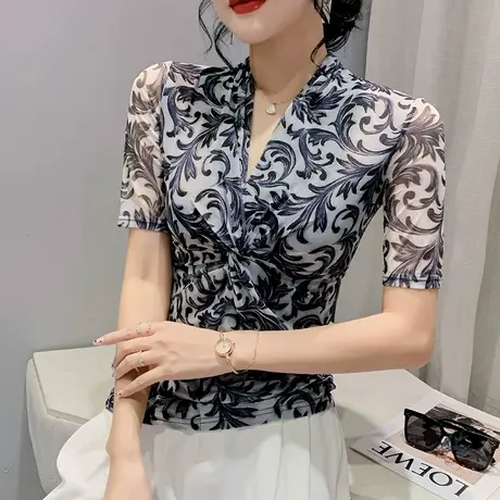 时尚扭结网纱T恤女中袖2023夏新款设计感小众独特V领上衣洋气小衫商品大图