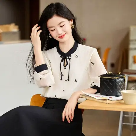 时尚气质国风长袖衬衫2023年秋季新款淑女温柔甜美圆领显瘦上衣图片