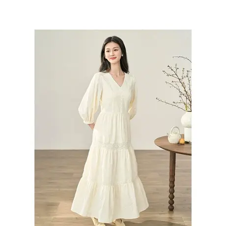 【商场同款】茵曼棉麻连衣裙2023秋季女装新款V领蕾丝提花裙子图片
