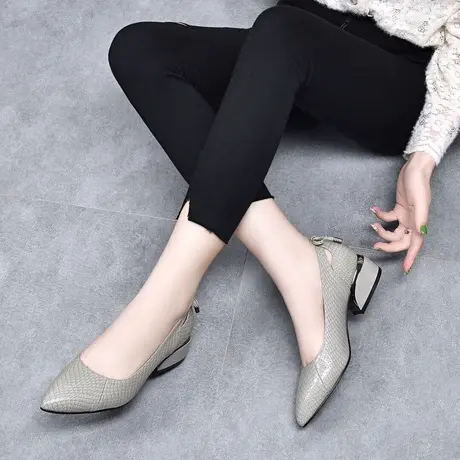 真皮鞋软底2023年新款漆皮女鞋夏款尖头软皮妈妈浅口中跟单鞋粗跟图片