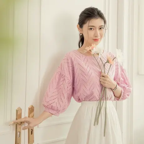 桔熊春秋季复古通勤镂空刺绣花纹灯笼袖宽松上衣女装大码AB18247图片