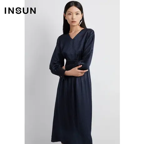 INSUN恩裳秋季垂感缎面真丝连衣裙图片