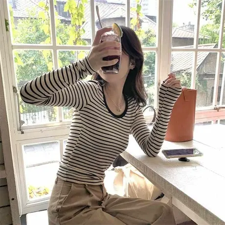 好看又显瘦的大U领杏色条纹长袖针织打底衫大弹力螺纹棉修身T恤女商品大图