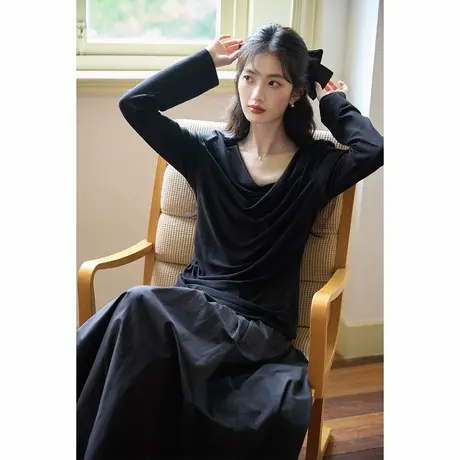弥古2025秋季新款黑色v领荡领上衣女士打底衫长袖设计感不规则t恤商品大图