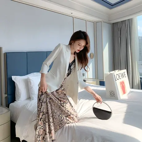 小西装女夹克披肩外套搭配裙子休闲职业韩版修身衣服白色短款西服商品大图
