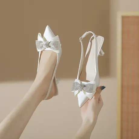 蝴蝶结水钻包头凉鞋女2024年夏季新款尖头气质细跟后空扣搭高跟鞋图片