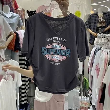 百搭字母印花褶皱收腰V领短袖T恤2023春夏新款设计感小众别致上衣商品大图