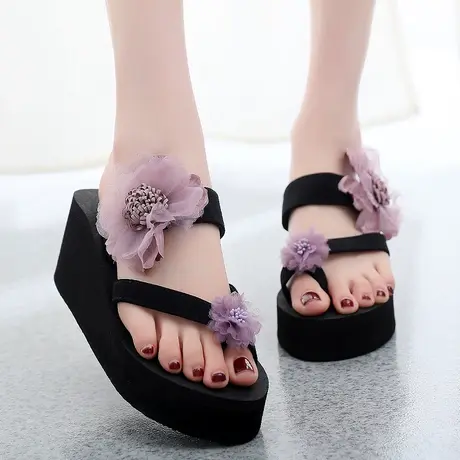 新款民族风花朵沙滩拖鞋女夏海边防滑厚底人字拖时尚外穿坡跟凉拖图片