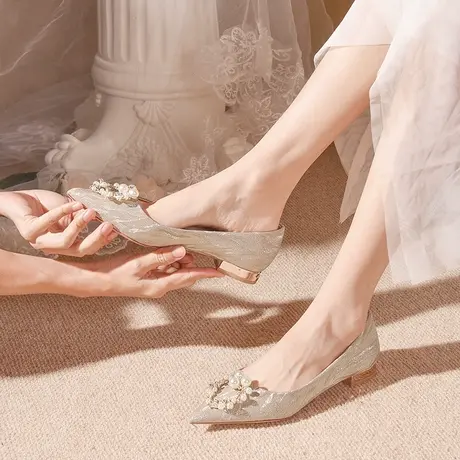 婚鞋女2023年新款法式平底秀禾服主婚纱两穿孕妇低跟新娘鞋不累脚商品大图