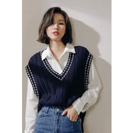 弥古慵懒风宽松v领针织马甲背心女秋冬粗针毛衣马夹开叉坎肩上衣商品大图