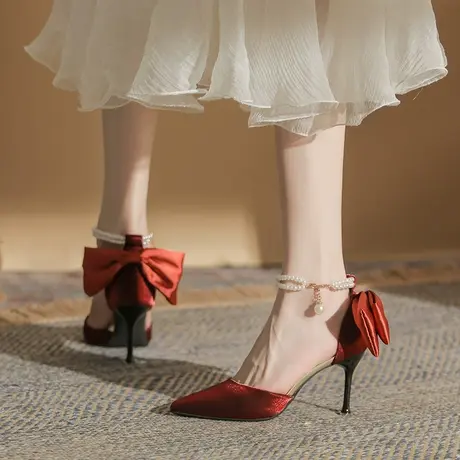 一字带珍珠秀禾婚鞋2024春季新款红色高跟鞋女细跟中式新娘敬酒鞋图片