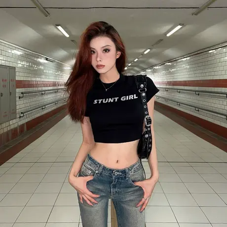 YEP字母款黑色t恤女夏季2024新款设计感女装短袖设计感小众潮牌图片