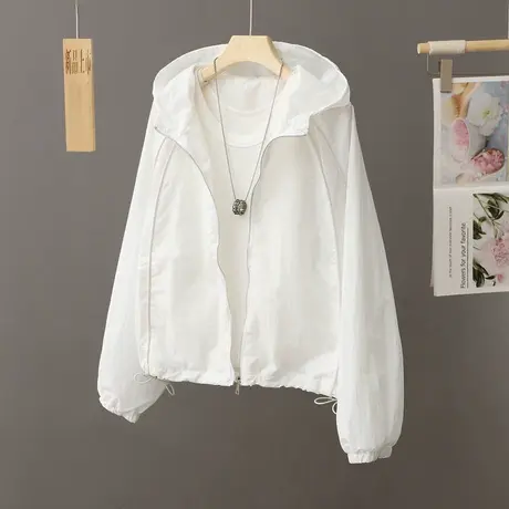 春秋新款防风连帽短款外套休闲减龄宽松风衣女夹克衫白色冲锋衣潮图片