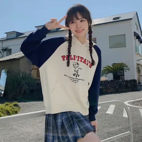 唐狮秋季连帽女卫衣新款插肩袖拼色上衣美式复古学院风小个子商品大图