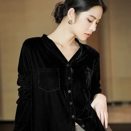 黑色V领金丝绒衬衫女洋气新款复古长袖通勤衬衫上衣丝绒打底衬衣图片