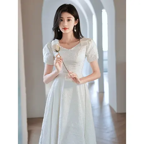 白色小晚礼服高端轻奢小众订婚连衣裙主持人森系惊艳平时可穿法式图片