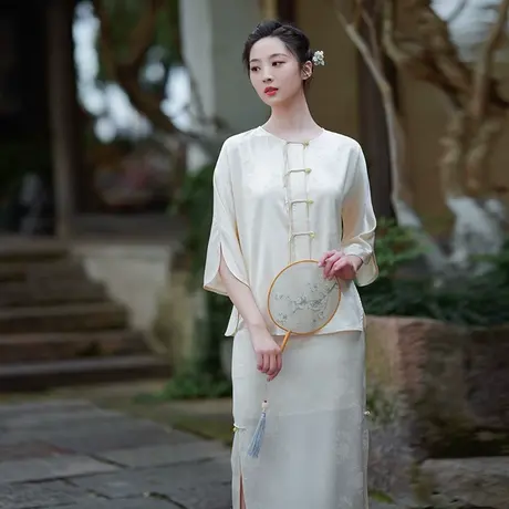 素飞蚕丝提花套装2023秋季新款中式唐装女装高端香槟色两件套茶服图片