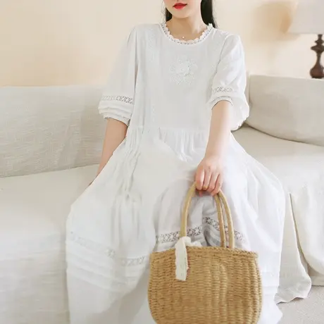 胖妹妹夏季2023新品棉质短袖圆领连衣裙  大码花边拼接少女小白裙商品大图