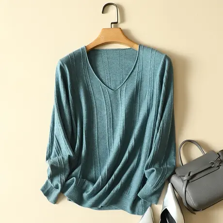 秋季2022新款V领毛衣女宽松长袖打底衫内搭套头大码羊毛非绒针织图片