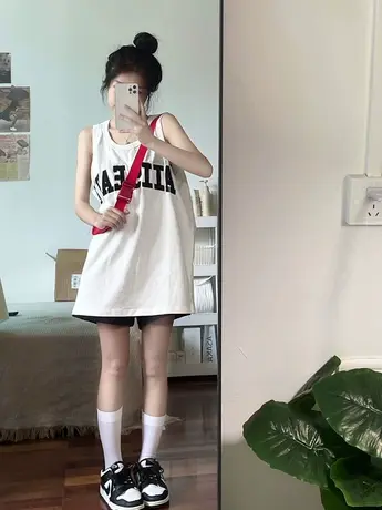 纯棉港风吊带运动坎肩背心无袖t恤女夏季设计感小众外穿宽松上衣图片