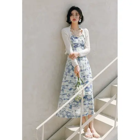 弥古蓝色碎花连衣裙雪纺吊带裙女夏季海边裙子法式度假长裙沙滩裙图片