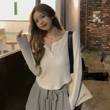 大码胖mm不规则长袖t恤女秋修身显瘦遮肚内搭打底衫短款别致上衣商品大图