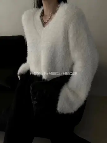 韩国东大门2022秋冬新款韩版温柔毛绒圆领仿水貂毛短款v领毛衣图片