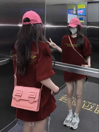 美式复古纯棉爆款短袖T恤女酒红色高街夏日多巴胺彩色穿搭上衣潮图片