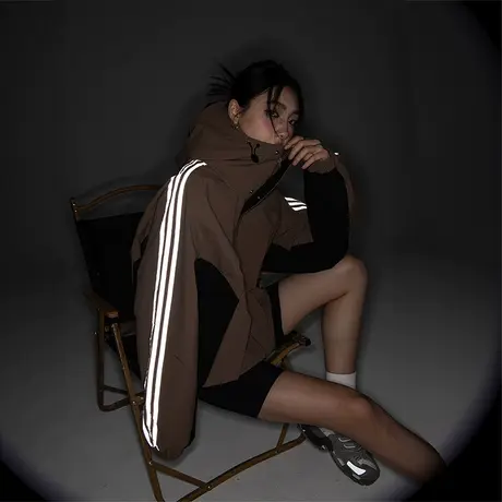 户外拼接女外套春秋2023新款爬山复古宽松oversize夹克上衣图片