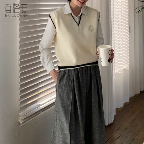 百洛安学院风V领宽松无袖毛衣马甲女秋冬款叠搭字母刺绣针织背心图片