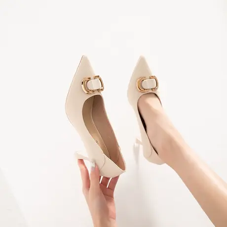 尖头金属扣高跟鞋女细跟2024春季新款气质性感浅口百搭女神范单鞋图片