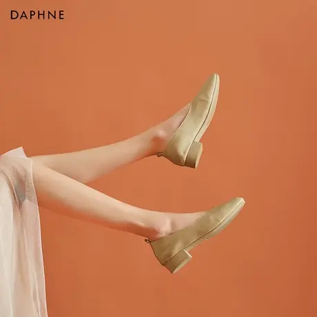 达芙妮粗跟单鞋女浅口2021新款春季复古中跟软底仙女风方头奶奶鞋图片