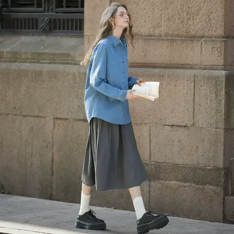 唐狮2025年秋季长袖衬衫女小众简约设计感气质休闲风慵懒牛仔衬衫商品大图